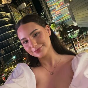 Meet your Posher, Constanza